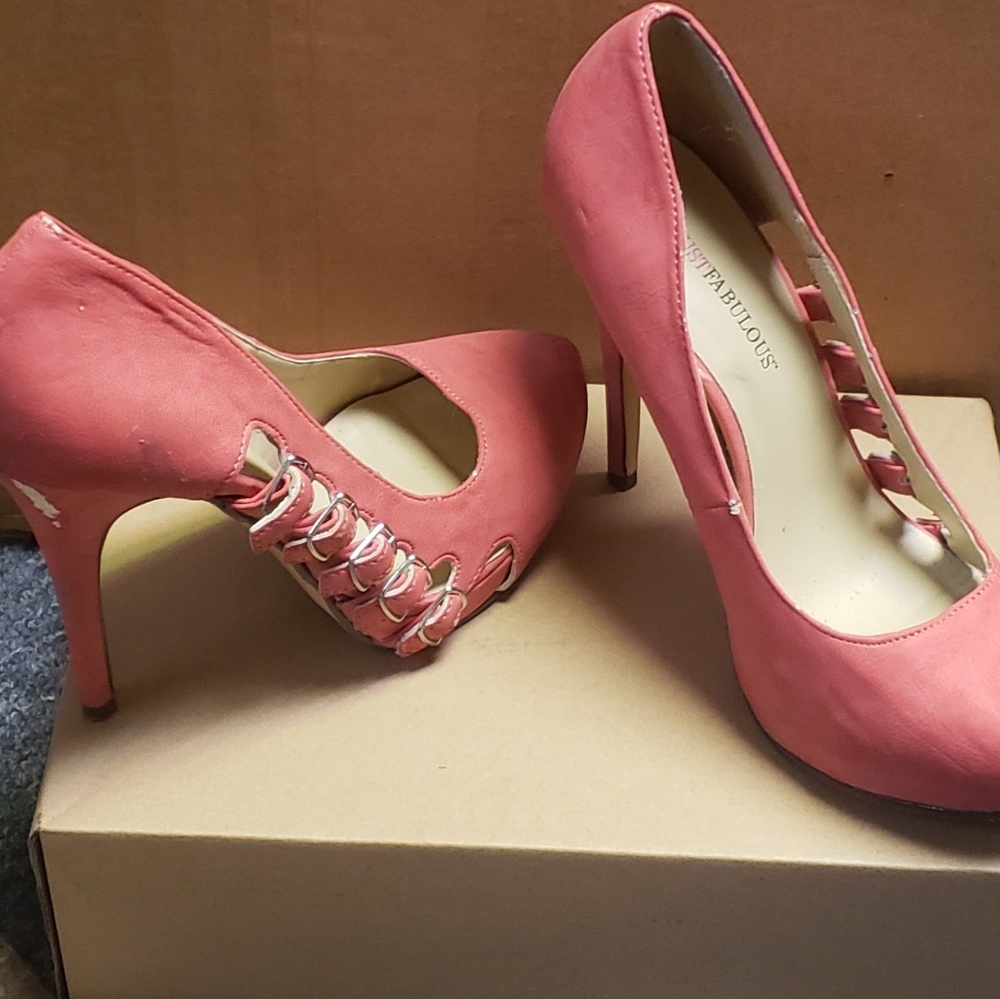 High Heels - Picture 3 of 3